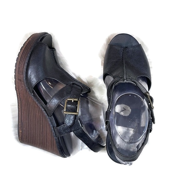 Timberland Earthkeepers Black Danforth Wedge Sandals - Picture 8 of 10